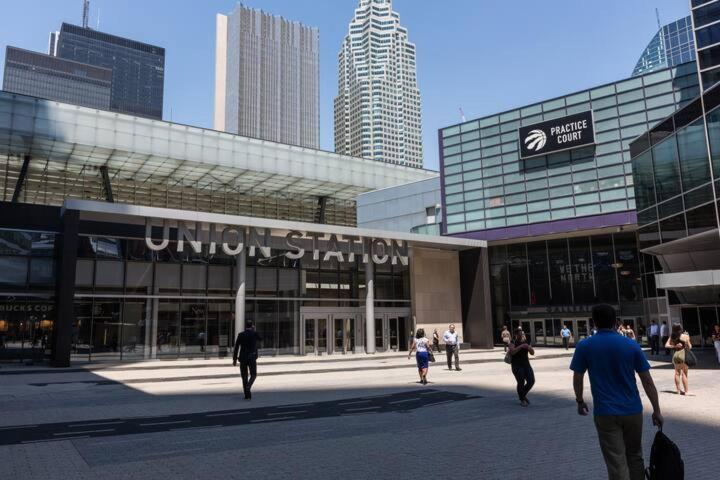 Front Street Suites Toronto Exterior photo
