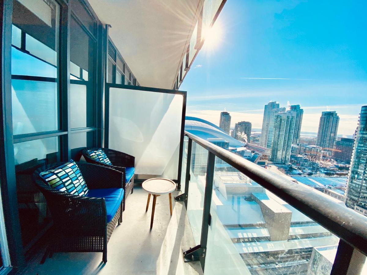 Front Street Suites Toronto Exterior photo