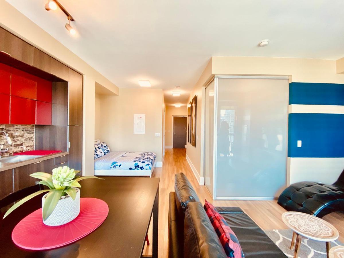 Front Street Suites Toronto Exterior photo