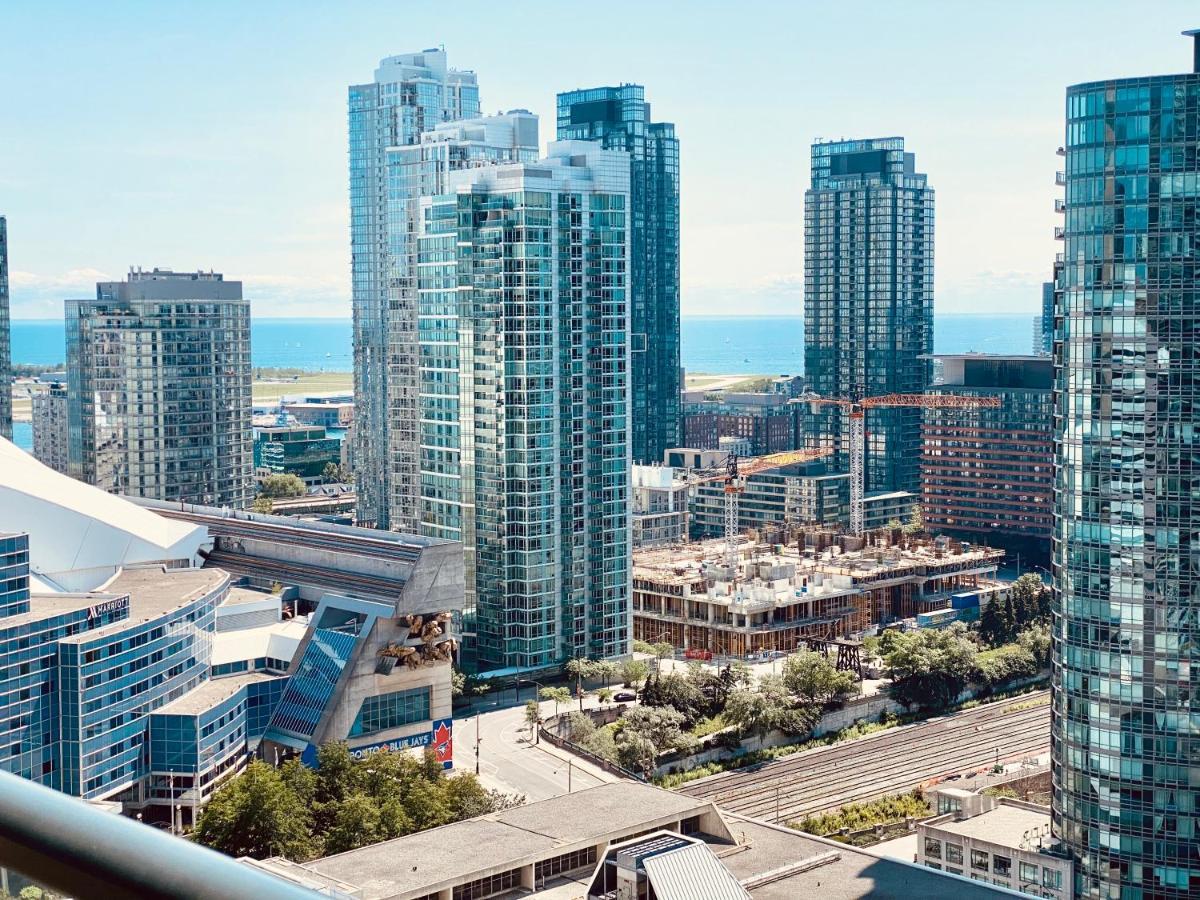 Front Street Suites Toronto Exterior photo