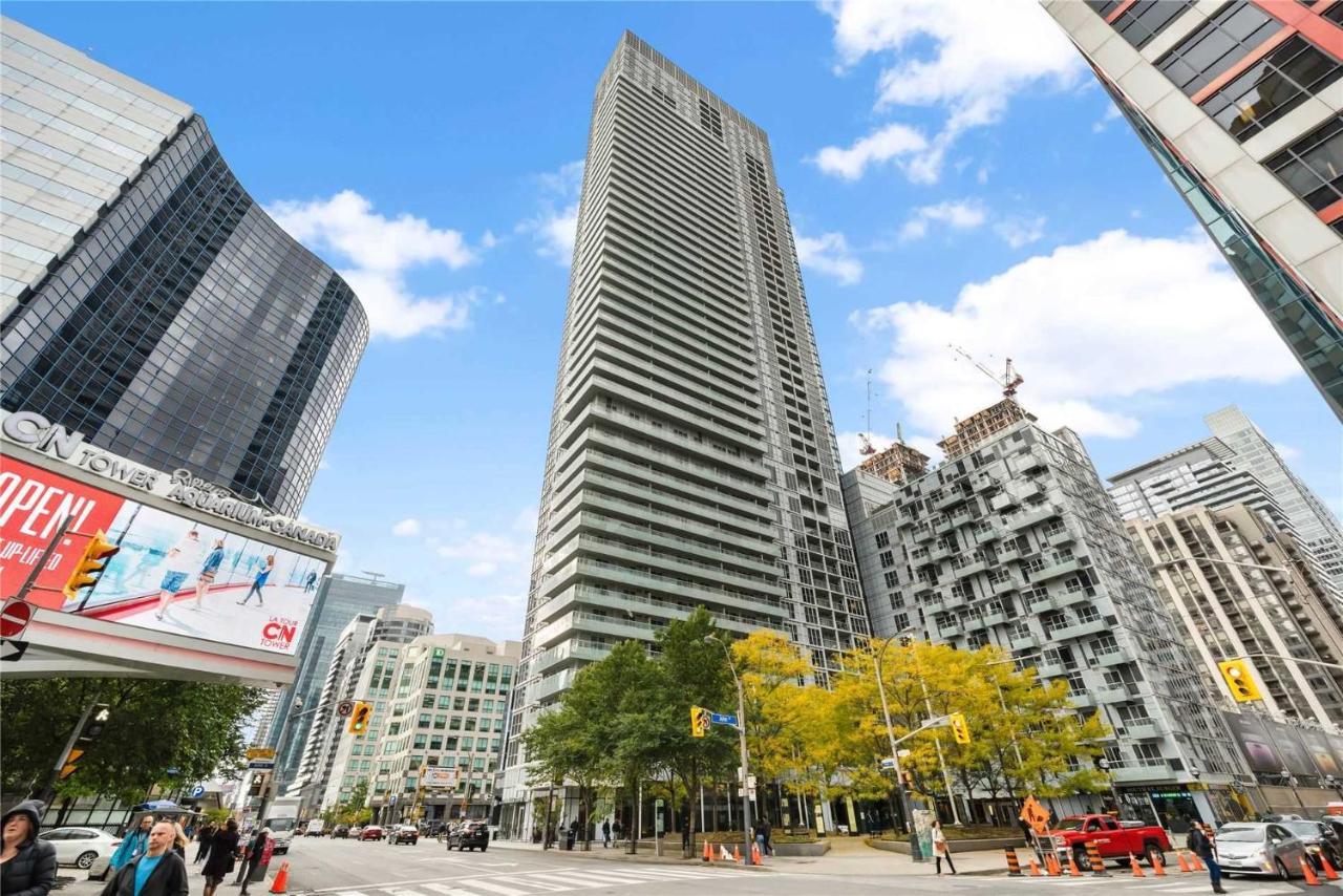 Front Street Suites Toronto Exterior photo